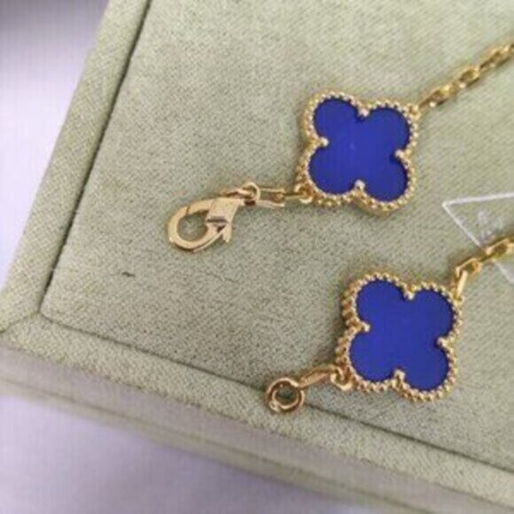 Stunning Lapis Motif Bracelet in 18k Gold by Van Cleef & Arpels - Picture 3 of 5